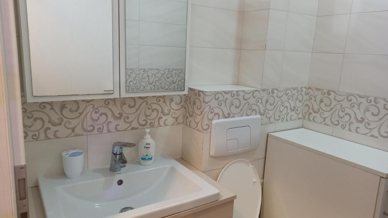 Cozy Home Bujorilor ทิมิชัวรา ภายนอก รูปภาพ